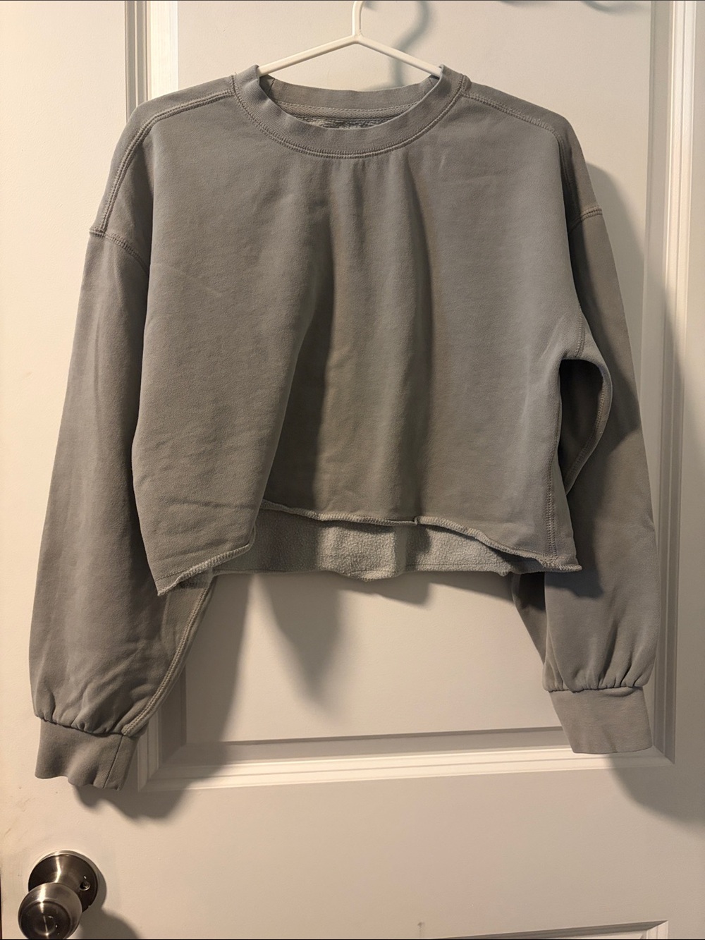 Harlow Cropped Crewneck Sweatshirt in Gray
